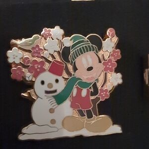 🌟Vintage 'Mickey Cherry Blossom Winter🌸' Disney Store Pin (Limited Edition 800
